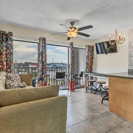 Sea La Vie On The Boardwalk Villa